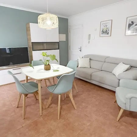 Apartamento Comillas - Urbanización Lagos Azules - Netflix, Prime, Wifi&free Indoor Parking Casasola