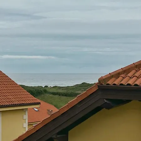 Apartamento Comillas - Urbanización Lagos Azules - Netflix, Prime, Wifi&free Indoor Parking *
