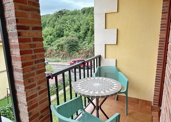 Apartmán Comillas - Urbanizacion Lagos Azules - Netflix, Prime, Wifi & Free Indoor Parking Casasola