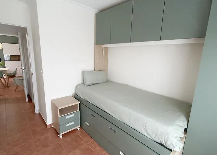 Comillas - Urbanizacion Lagos Azules - Netflix, Prime, Wifi & Free Indoor Parking * Casasola