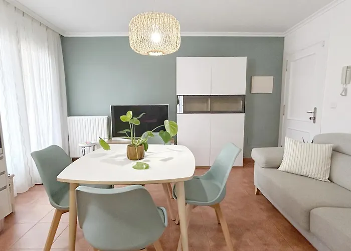 Comillas - Urbanizacion Lagos Azules - Netflix, Prime, Wifi & Free Indoor Parking