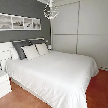 Comillas - Urbanizacion Lagos Azules - Netflix, Prime, Wifi & Free Indoor Parking *