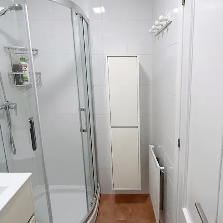 Comillas - Urbanizacion Lagos Azules - Netflix, Prime, Wifi & Free Indoor Parking