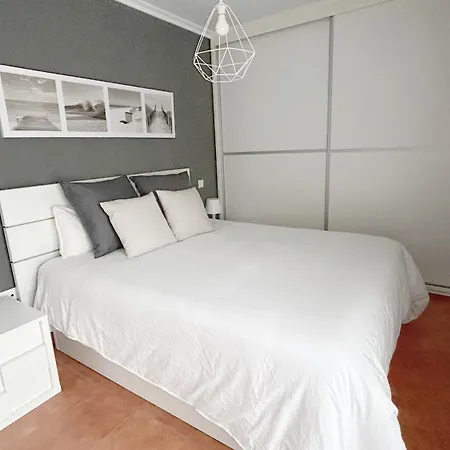 Lejlighed Comillas - Urbanizacion Lagos Azules - Netflix, Prime, Wifi & Free Indoor Parking *