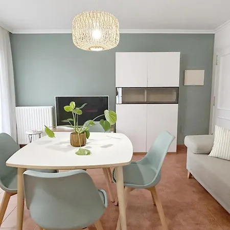 Comillas - Urbanizacion Lagos Azules - Netflix, Prime, Wifi & Free Indoor Parking