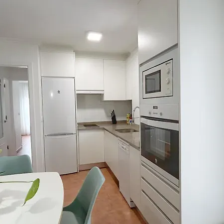 Comillas - Urbanizacion Lagos Azules - Netflix, Prime, Wifi & Free Indoor Parking Lejlighed